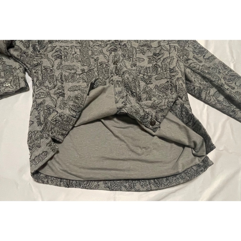 Chico's Jacquard Knit Shirt Jacket Gray & Black Leaf Pattern Button Font Size 3 - Picture 8 of 14